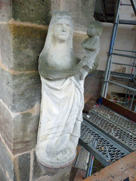 Abbau des Gerüstes an der Südseite (Foto: Karl-Franz Thiede)